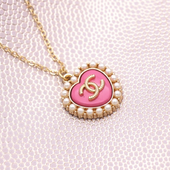 CHANEL Vintage Zipper Pull Button Charm Gold Tone Pink Heart Pearls 23mm - Picture 5 of 7